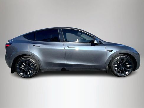 Used 2023 Tesla Model Y Long Range image 5