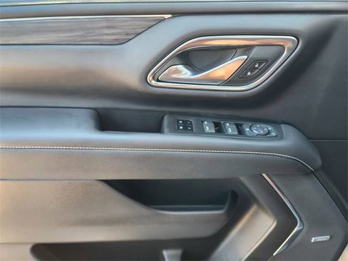 Used 2023 GMC Yukon SLT image 27