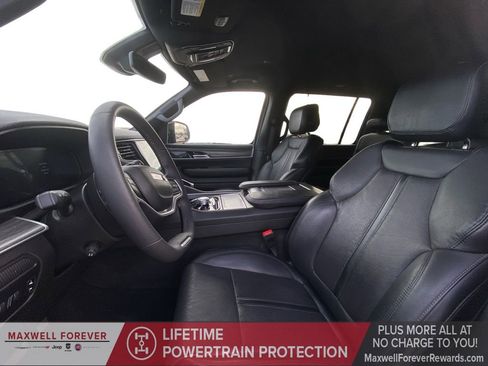 Used 2024 Jeep Wagoneer Series II image 19