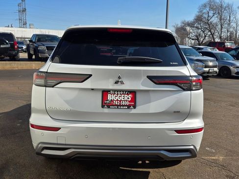 New 2026 Mitsubishi Outlander SEL image 13