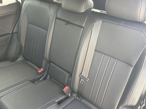 Used 2024 Volkswagen Tiguan SE R-Line AWD/4WD image 19