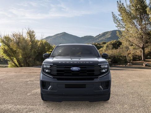 New 2025 Ford Expedition Active image 6