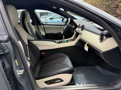 New 2025 Karma Revero Luxury RWD image 15