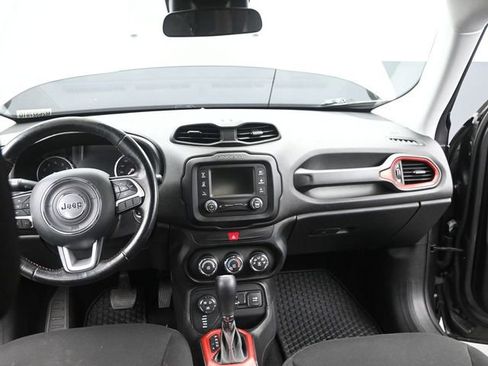 Used 2016 Jeep Renegade Trailhawk image 23