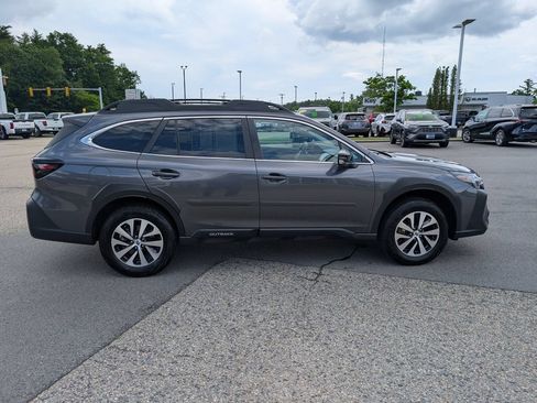 Used 2024 Subaru Outback Premium AWD/4WD image 7