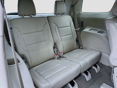 Used 2023 GMC Acadia Denali w/ Denali Ultimate Package FWD image 29