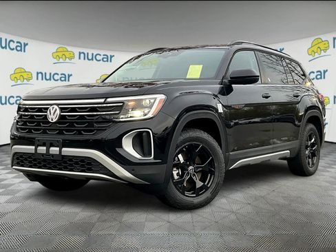 New 2026 Volkswagen Atlas Peak Edition image 4