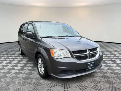 Used 2016 Dodge Grand Caravan SXT w/ UConnect Hands-Free Group