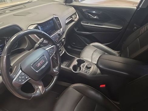 Used 2022 GMC Terrain AT4 w/ Infotainment Package II image 9