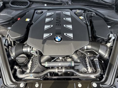 Used 2025 BMW 760i xDrive w/ Executive Package image 25