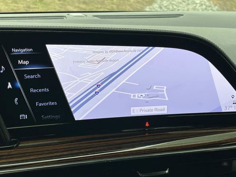 Used 2024 Cadillac Escalade ESV Premium Luxury w/ Performance Package image 29