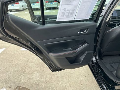 Used 2024 Nissan Altima 2.5 SR image 19