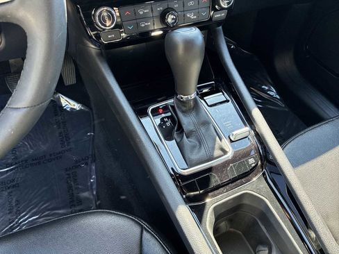 Certified 2025 Jeep Compass Limited AWD/4WD image 18