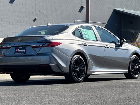 New 2026 Toyota Camry SE image 4