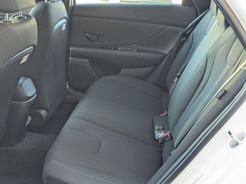 New 2025 Hyundai Elantra SEL image 27