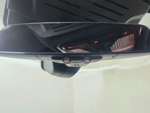 Used 2025 BMW X6 xDrive40i w/ Executive Package image 53