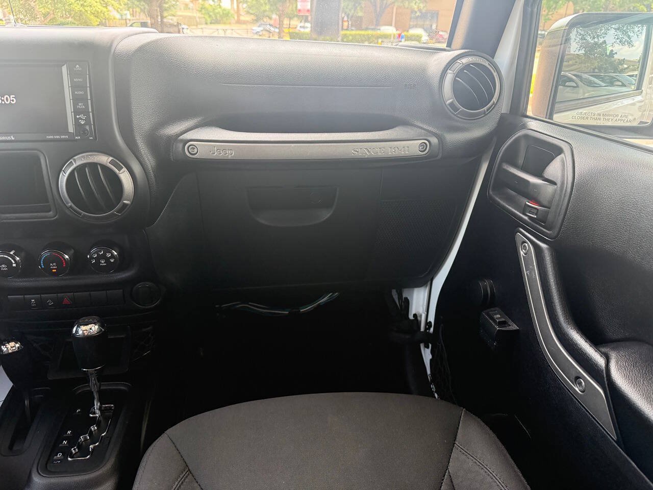 Used 2016 Jeep Wrangler Unlimited Sport w/ Connectivity Group AWD/4WD image 22