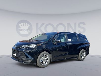 New 2025 Toyota Sienna XLE