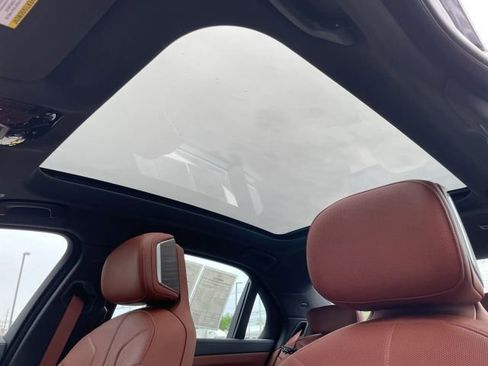 Used 2024 BMW 750e xDrive AWD/4WD image 34