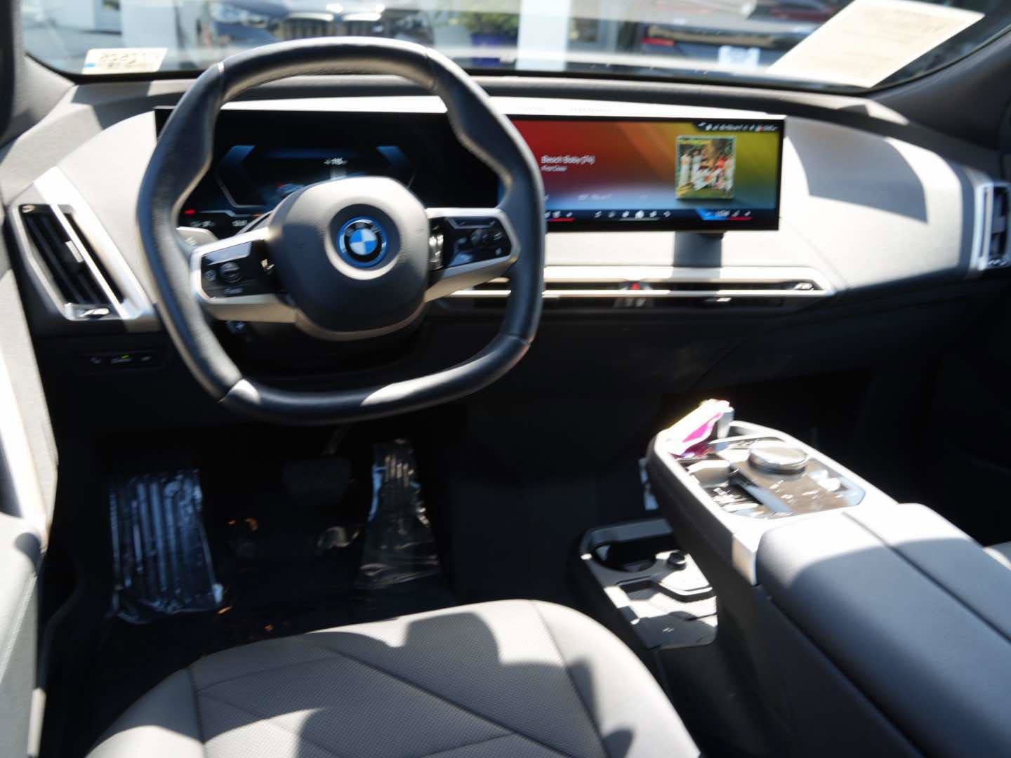 Used 2024 BMW iX xDrive50 AWD/4WD image 7