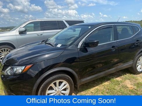 Used 2018 Nissan Rogue Sport S w/ S Appearance Package AWD/4WD image 4