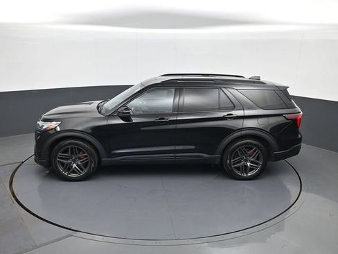 Used 2025 Ford Explorer ST AWD/4WD image 21
