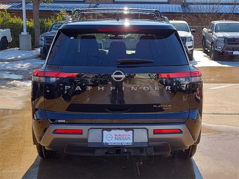 New 2026 Nissan Pathfinder Platinum image 3