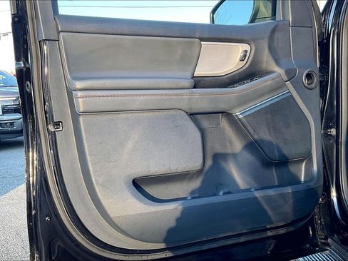 Used 2025 Ford Expedition Active image 22