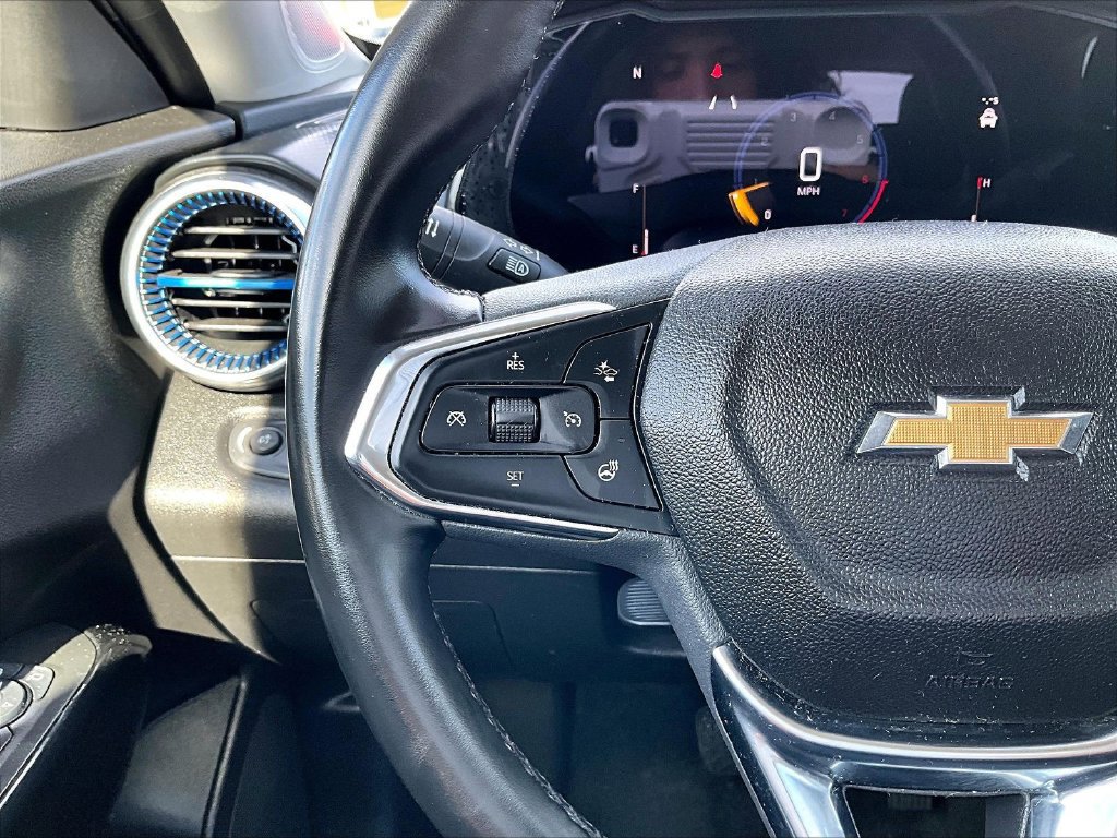Used 2025 Chevrolet Trax LT w/ Driver Confidence Package FWD image 12