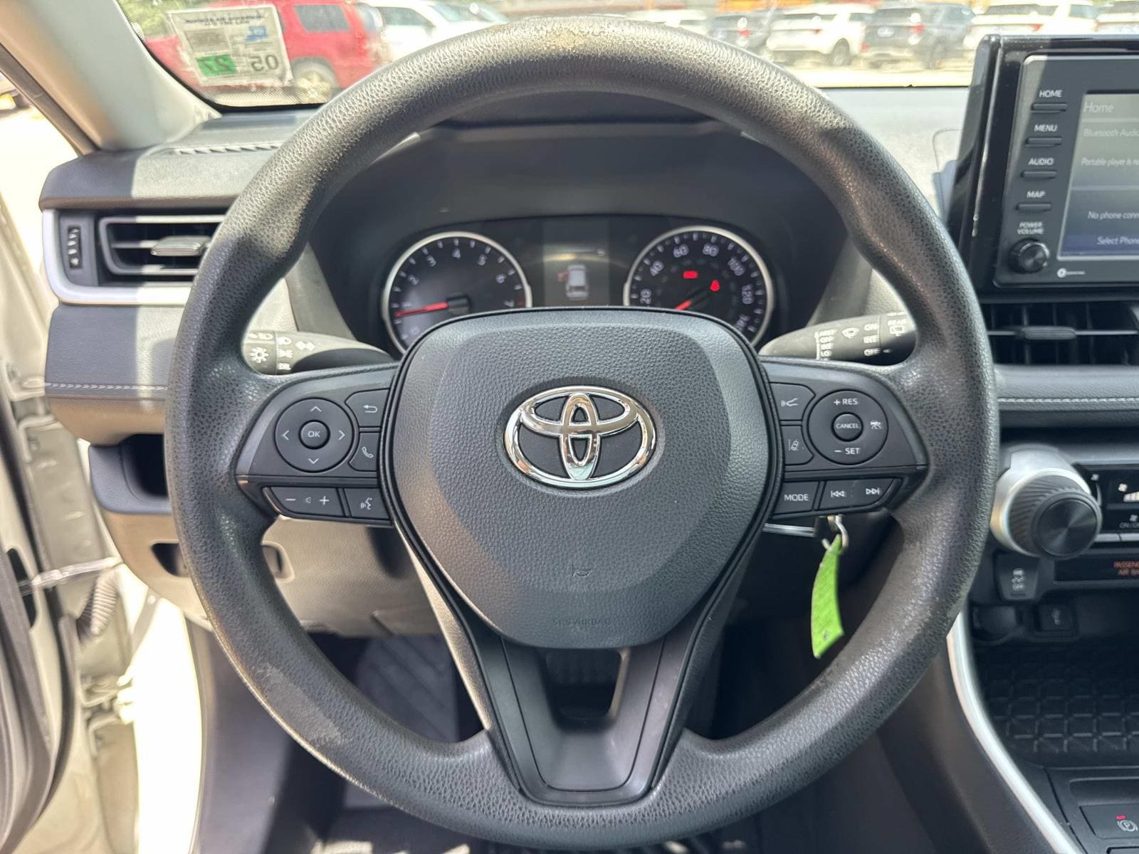 Used 2022 Toyota RAV4 LE FWD image 21
