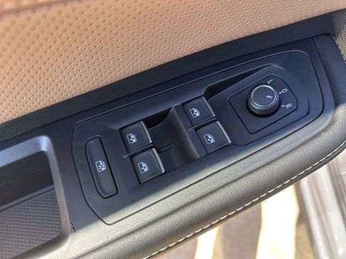 New 2026 Volkswagen Atlas Cross Sport SEL R-Line image 11