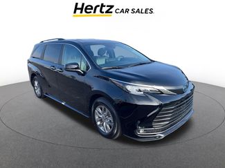 Used 2025 Toyota Sienna XLE video 1