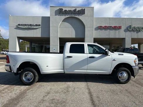 Certified 2024 RAM 3500 Tradesman w/ Chrome Appearance Group image 5