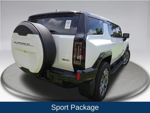 Used 2025 GMC Hummer EV 3X w/ LPO, Sport Package AWD/4WD image 8