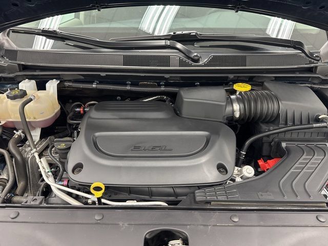 Used 2023 Chrysler Pacifica Touring-L FWD image 39