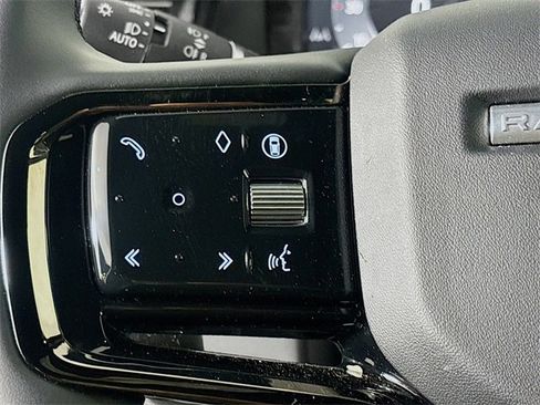 Used 2025 Land Rover Range Rover Evoque S image 10