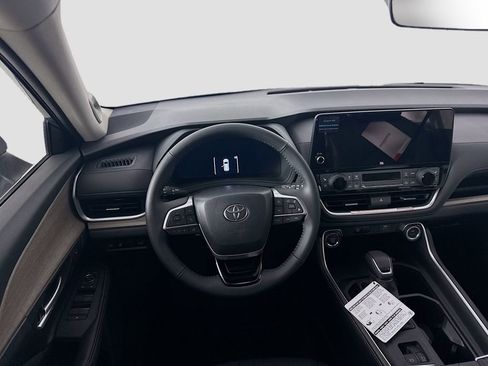 New 2026 Toyota Grand Highlander Limited image 15