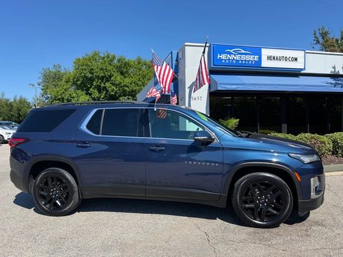Used 2022 Chevrolet Traverse LT AWD/4WD image 16