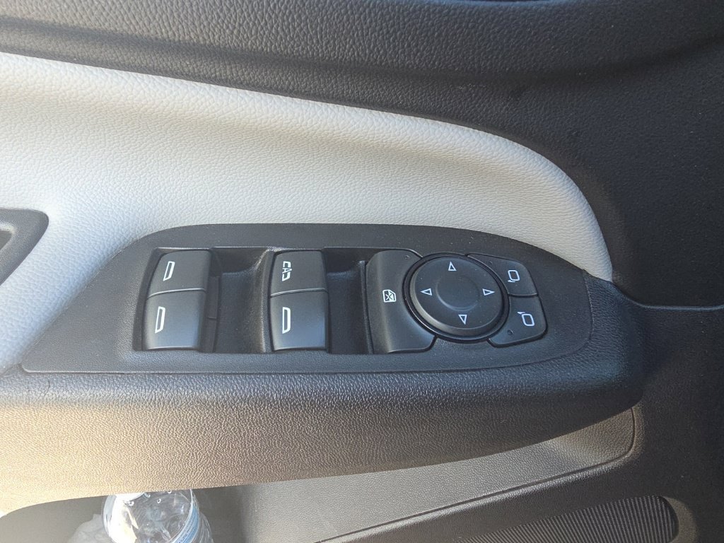 Used 2024 Chevrolet Equinox LS w/ Midnight Edition FWD image 10