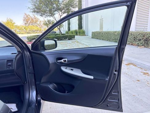 Used 2012 Toyota Corolla S FWD image 15