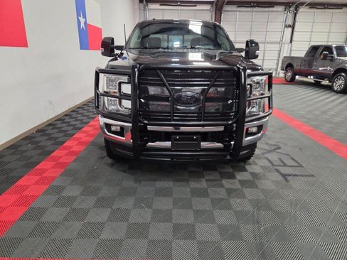 Used 2018 Ford F250 Lariat w/ Lariat Value Package AWD/4WD image 4