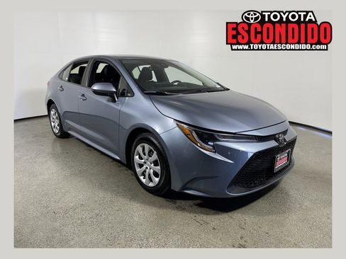 Certified 2022 Toyota Corolla LE image 1