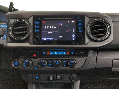 Used 2019 Toyota Tacoma TRD Off-Road image 24
