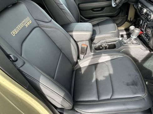 Used 2025 Jeep Wrangler Unlimited Rubicon 392 AWD/4WD image 28