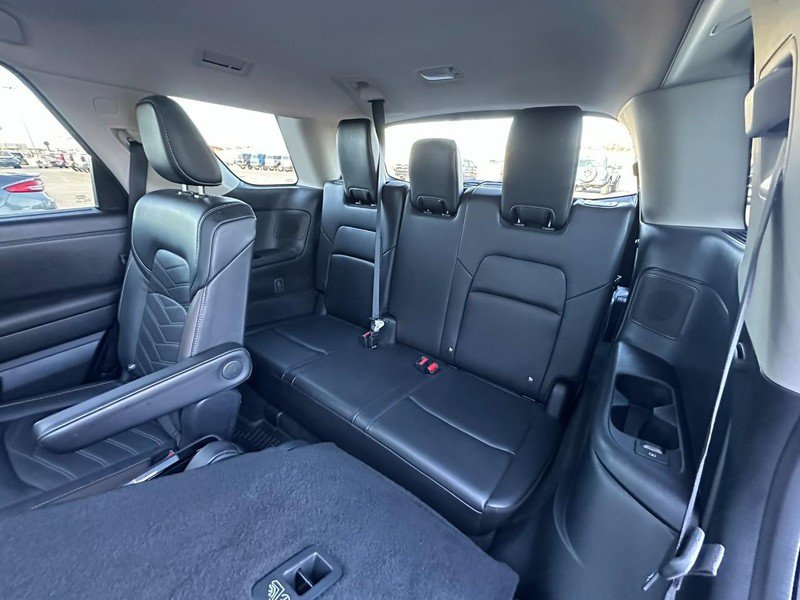 Used 2024 Nissan Pathfinder Platinum AWD/4WD image 15