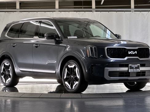 Used 2023 Kia Telluride EX w/ EX Captain's Chair Package FWD image 7
