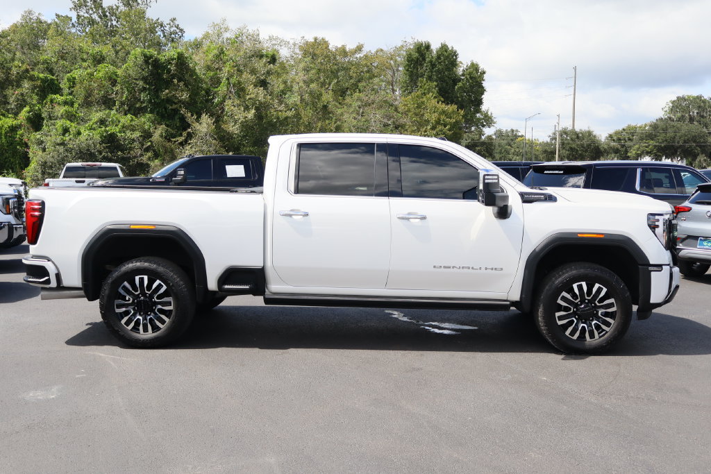 Certified 2025 GMC Sierra 2500 Denali Ultimate AWD/4WD image 10