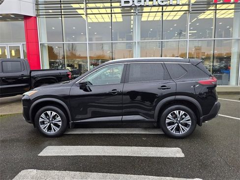 Used 2022 Nissan Rogue SV w/ SV Premium Package image 11