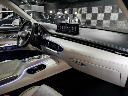 Used 2022 Genesis GV70 3.5T Sport w/ Sport Advanced Package image 12