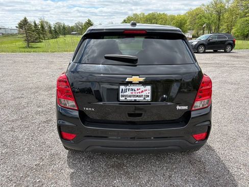 Used 2021 Chevrolet Trax LS w/ Tint and Cruise Package FWD image 4
